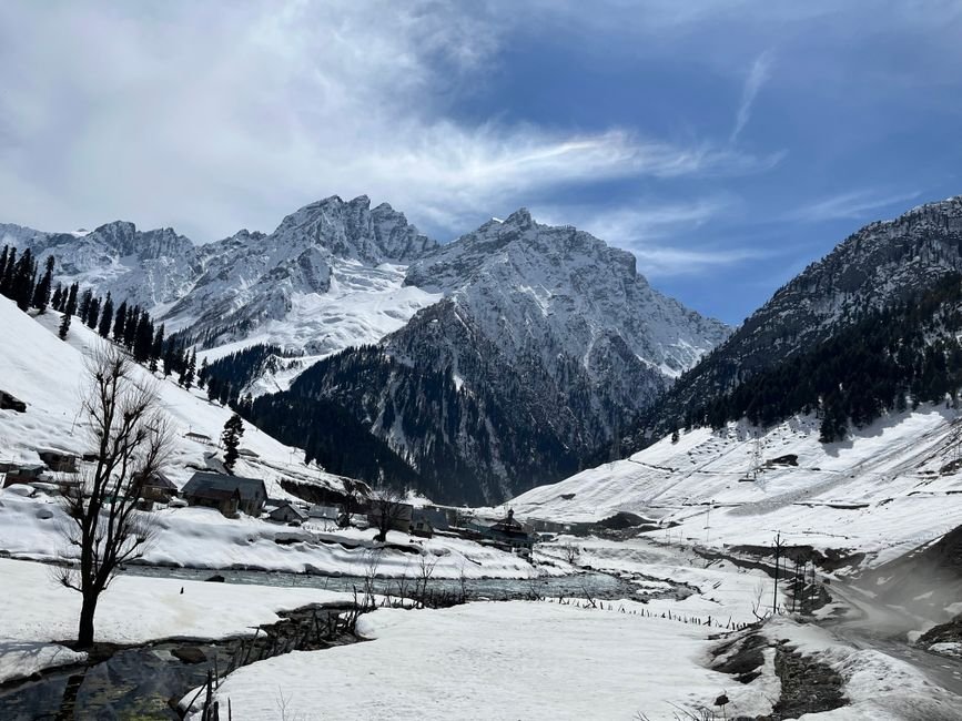 Kashmir Paradise Escape
